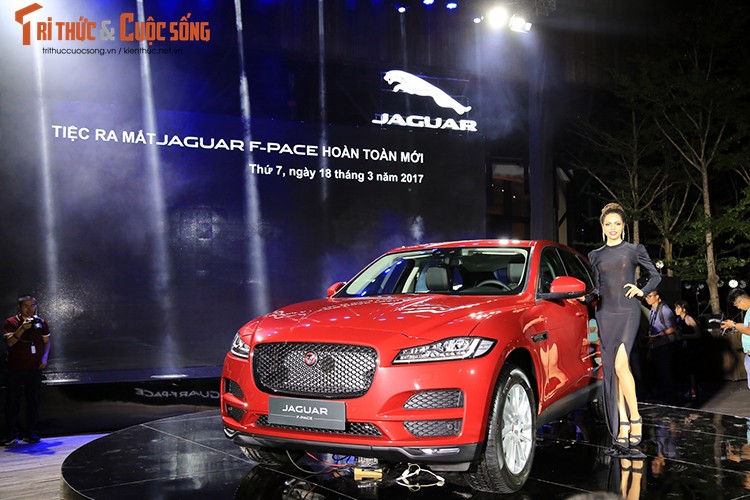 Can canh SUV Jaguar F-Pace gia tu 3,6 ty tai VN